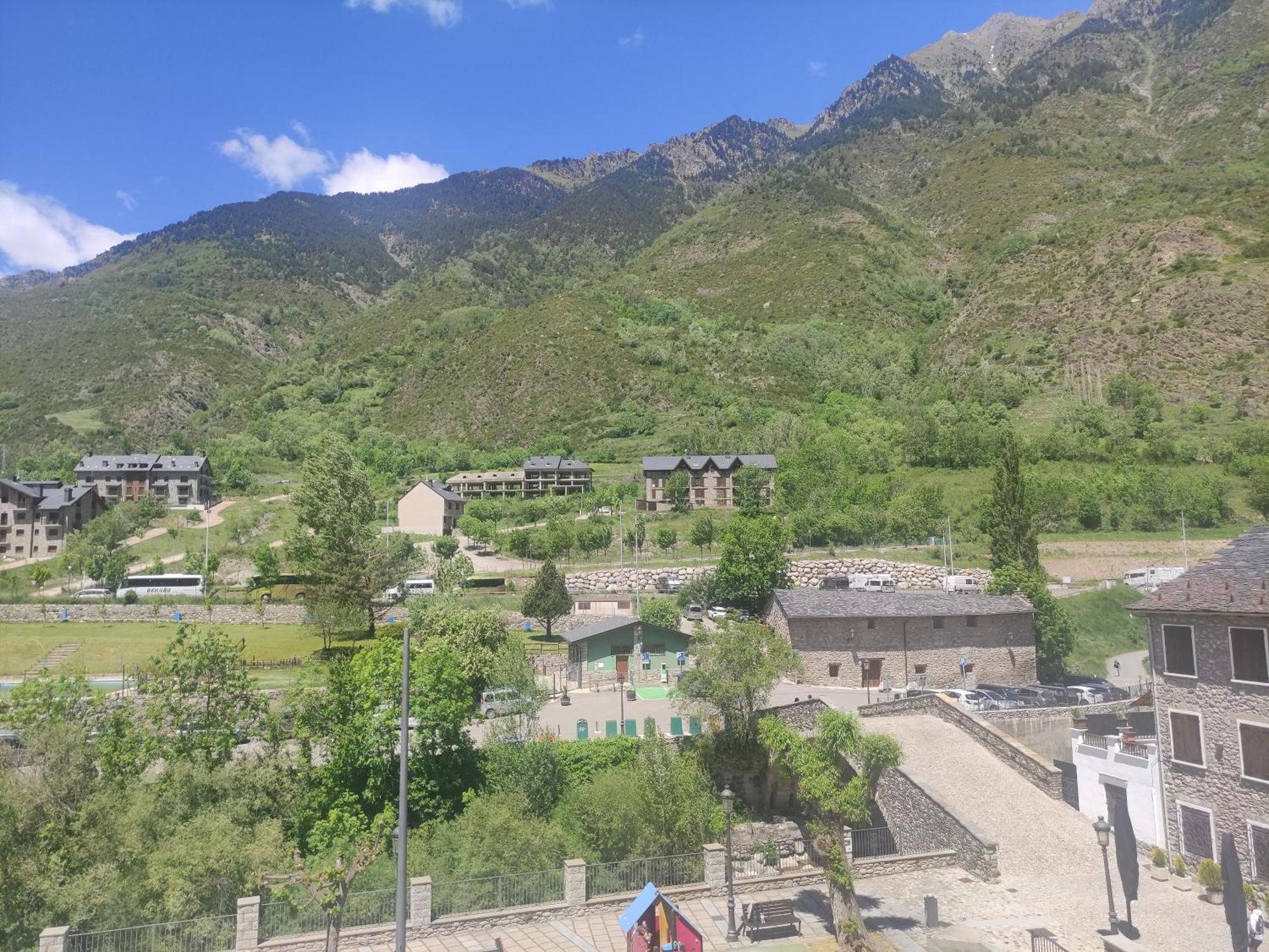 Apartamentos Casa Roldan I Benasque Kültér fotó