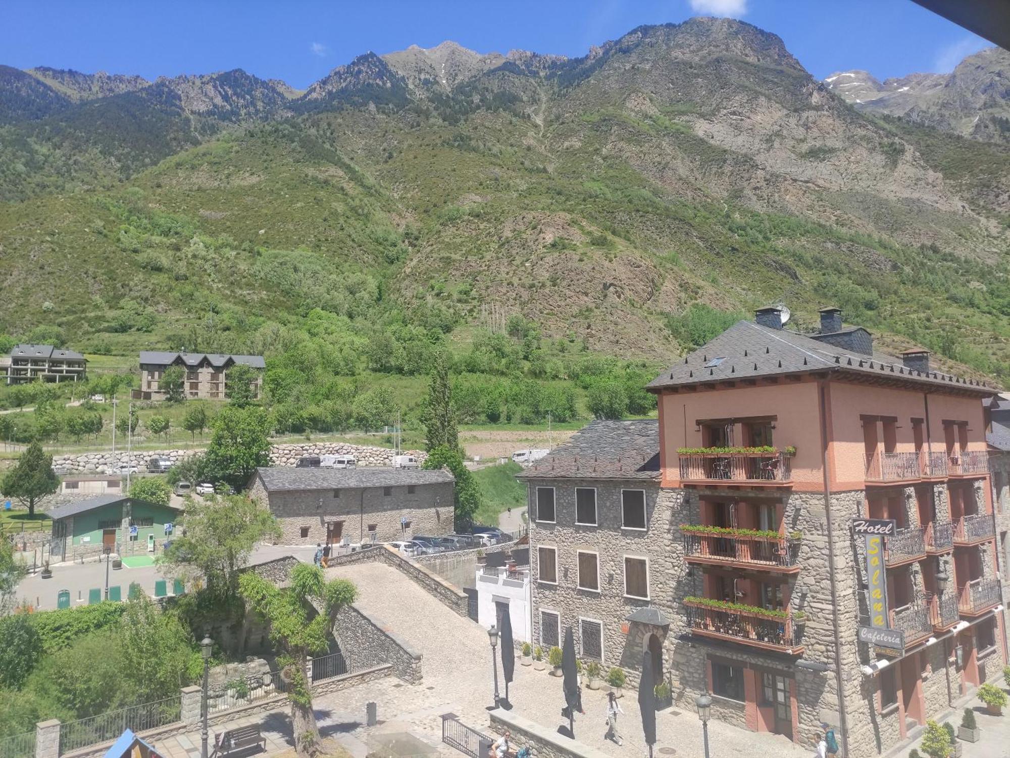 Apartamentos Casa Roldan I Benasque Kültér fotó
